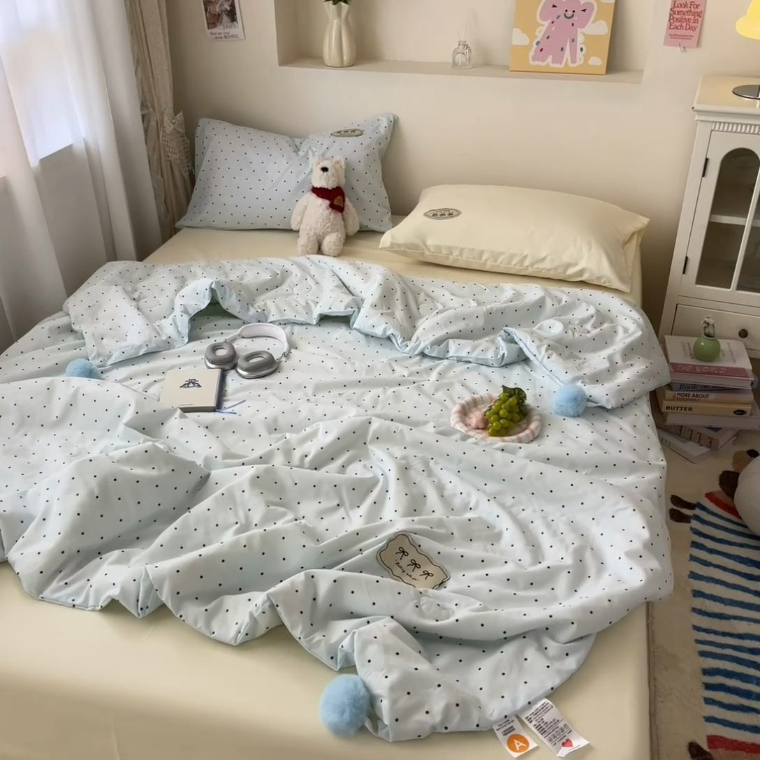 91家纺网 家纺一手货源 找家纺 桃心家居 2025新款A类ins云柔水洗棉大豆织标蝴蝶结毛球少女单夏被夏被四件套系列 薄荷布丁