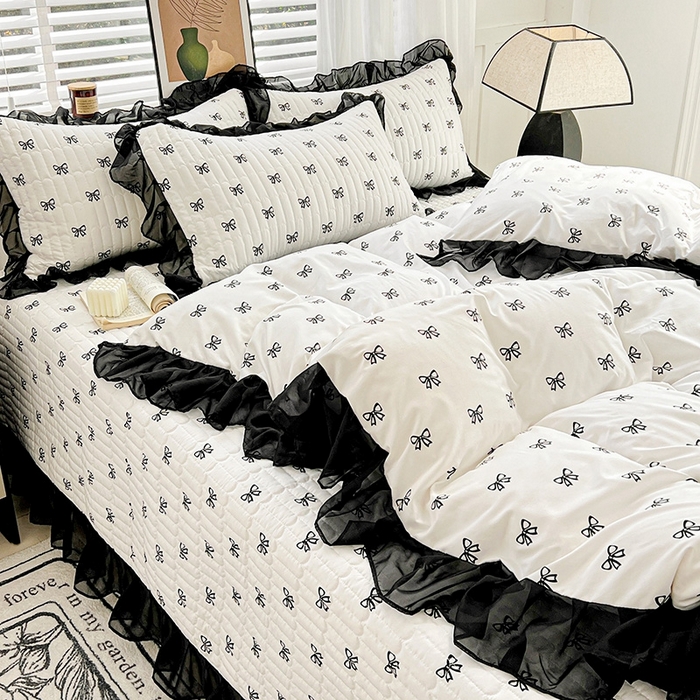 91家纺网 家纺一手货源 找家纺 艾橙 2025新款法式赫本风水洗棉印花雪纺花边单被套 黑色蝴蝶结