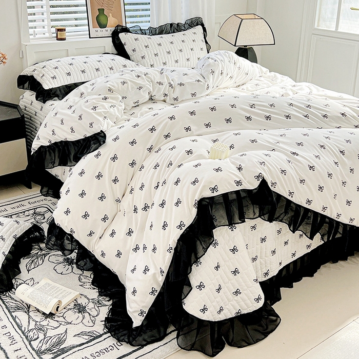 91家纺网 家纺一手货源 找家纺 艾橙 2025新款法式赫本风水洗棉印花雪纺花边单被套 黑色蝴蝶结