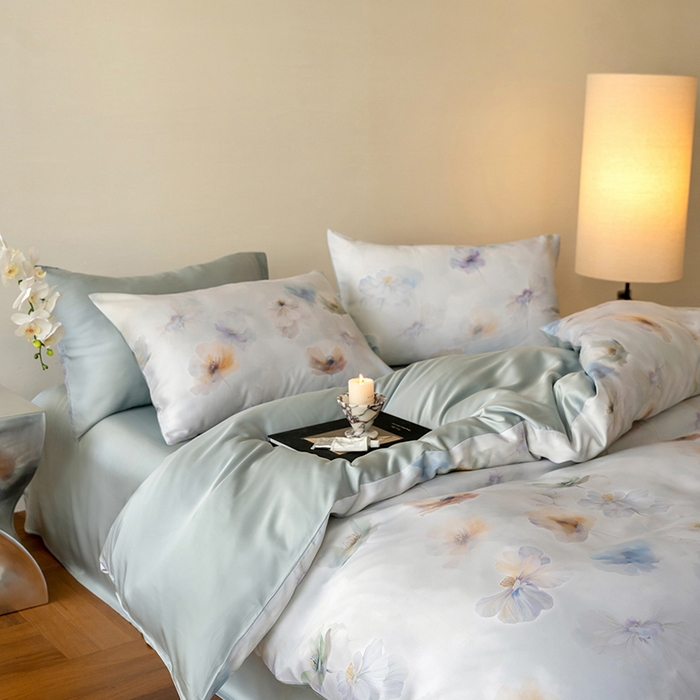 91家纺网 家纺一手货源 找家纺 咏绒家纺工厂店 2025新款60S奥地利兰精天丝数码印花暗合简约款系列四件套 夏芷-淡蓝