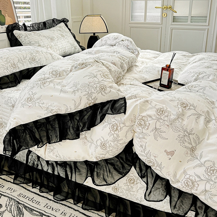 91家纺网 家纺一手货源 找家纺 艾橙家纺2025新款法式赫本风水洗棉印花雪纺花边四件套 素馨花恋