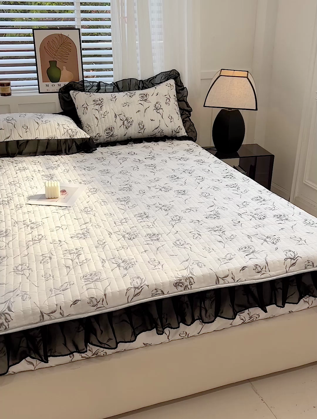 91家纺网 家纺一手货源 找家纺 艾橙家纺2025新款法式赫本风水洗棉印花雪纺花边单床笠 水墨玫瑰