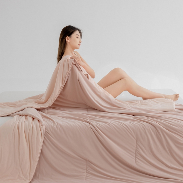 91家纺网 家纺一手货源 找家纺 兜米家居 2025新款亚朵同款夏季深睡被pro2夏凉被可机洗空调被透气被子 橘雾粉