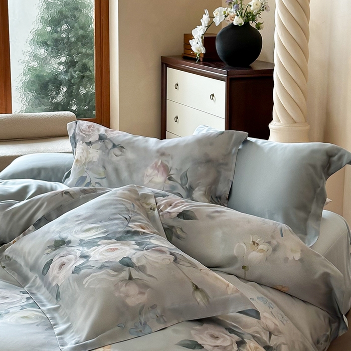 91家纺网 家纺一手货源 找家纺 2025新款60S奥地利兰精天丝数码印花宽边压线系列四件套 倾城-灰