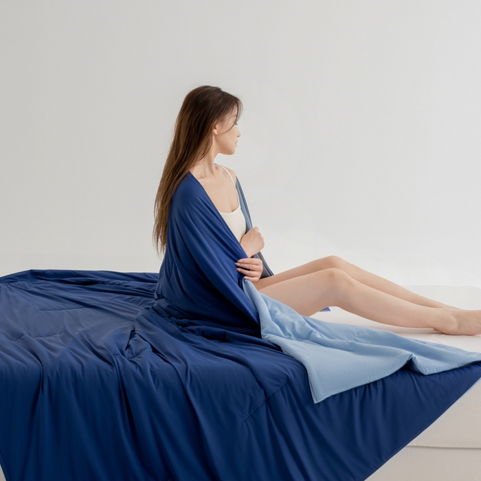 91家纺网 家纺一手货源 找家纺 兜米家居 2025新款亚朵同款夏季深睡被pro2夏凉被可机洗空调被透气被子 深睡蓝