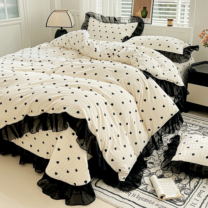 91家纺网 家纺一手货源 找家纺 艾橙 2025新款法式赫本风水洗棉印花雪纺花边单被套 心心相印