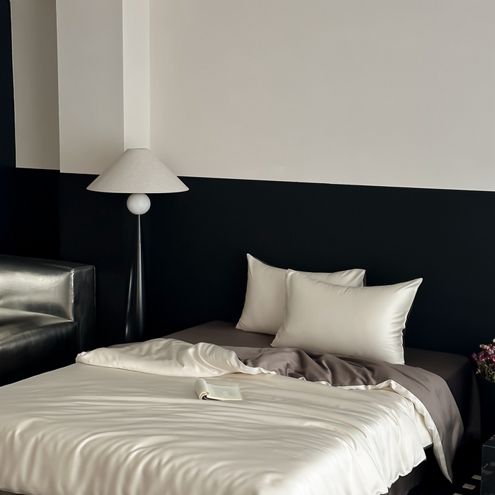 91家纺网 家纺一手货源 找家纺  禾时 2025新款60支兰精天丝轻奢纯色双拼四件套 乳蛋白-冷岩灰