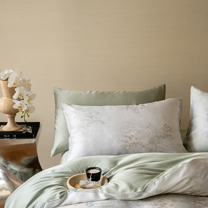 91家纺网 家纺一手货源 找家纺 咏绒家纺工厂店 2025新款60S奥地利兰精天丝数码印花暗合简约款系列四件套 栖舟-绿