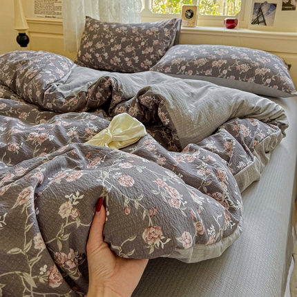 91家纺网 家纺一手货源 找家纺 （总）一比一 2025新款云感皱皱双层纱四件套-简单款