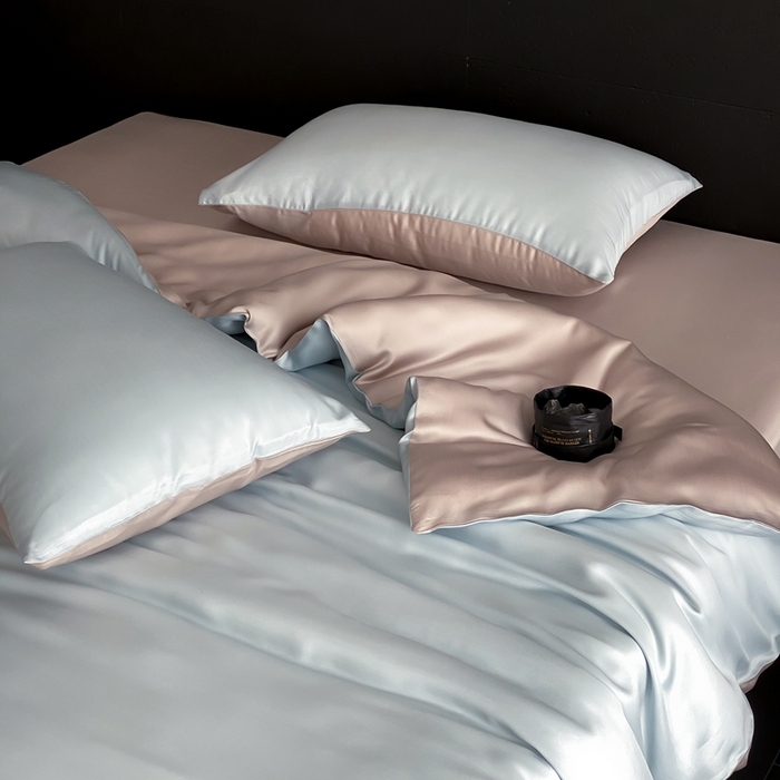 91家纺网 家纺一手货源 找家纺  禾时 2025新款60支兰精天丝轻奢纯色双拼四件套 映霜蓝-霜华银