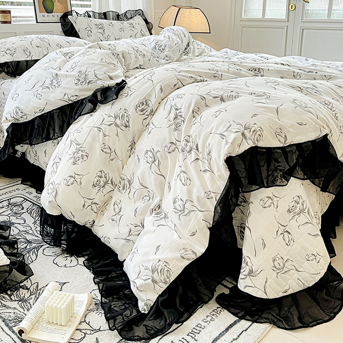 91家纺网 家纺一手货源 找家纺 艾橙 2025新款法式赫本风水洗棉印花雪纺花边单被套 水墨玫瑰