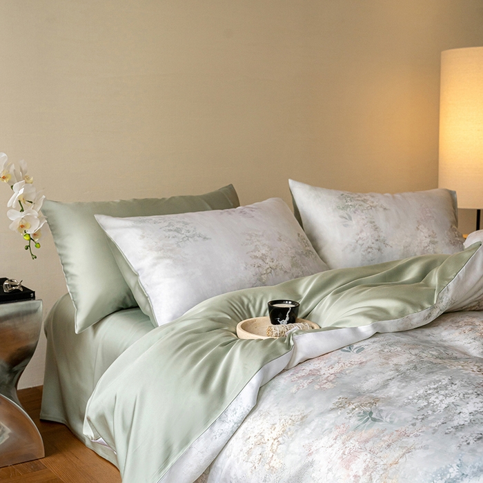 91家纺网 家纺一手货源 找家纺 咏绒家纺工厂店 2025新款60S奥地利兰精天丝数码印花暗合简约款系列四件套 栖舟-绿