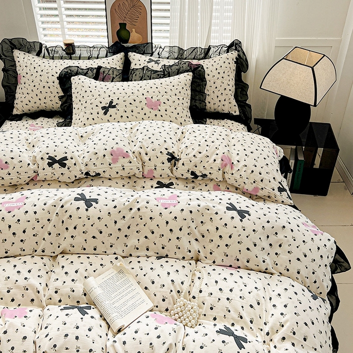 91家纺网 家纺一手货源 找家纺 艾橙家纺2025新款法式赫本风水洗棉印花雪纺花边单床笠 朵蔓花馨