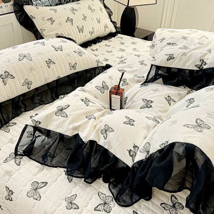 91家纺网 家纺一手货源 找家纺 艾橙家纺2025新款法式赫本风水洗棉印花雪纺花边四件套 蝴蝶印记