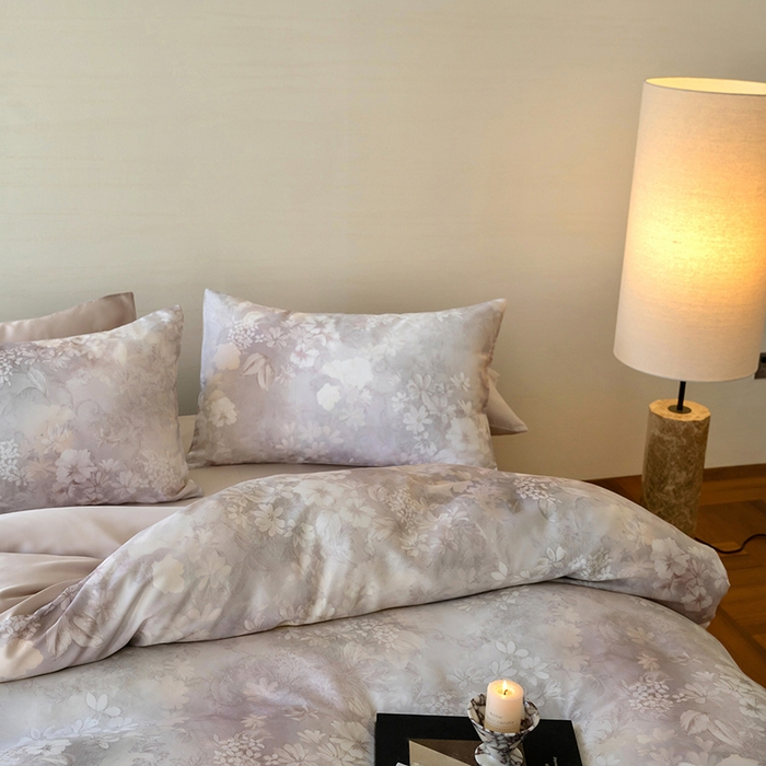 91家纺网 家纺一手货源 找家纺 咏绒家纺工厂店 2025新款60S奥地利兰精天丝数码印花暗合简约款系列四件套 知槿-紫