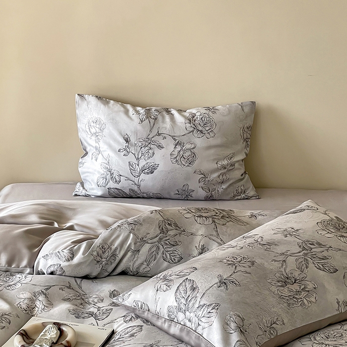 91家纺网 家纺一手货源 找家纺 咏绒家纺工厂店 2025新款60S奥地利兰精天丝数码印花暗合简约款系列四件套 夏洛-灰