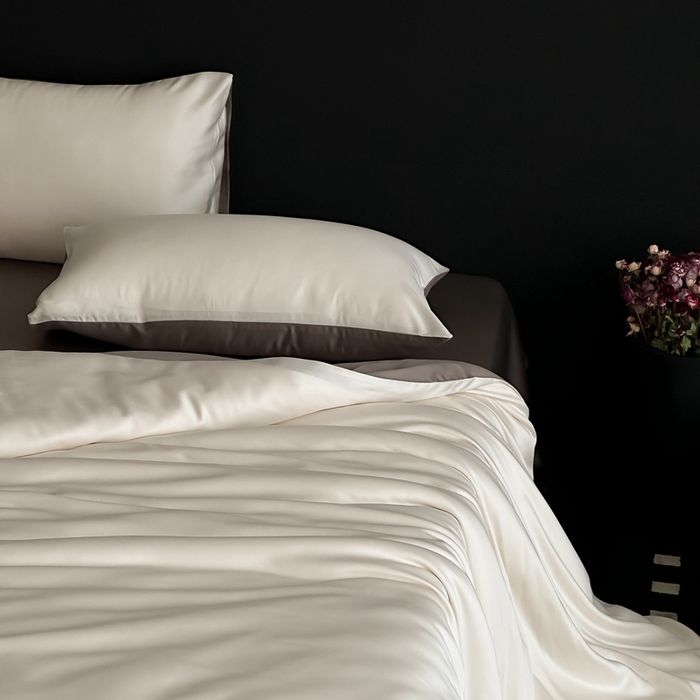 91家纺网 家纺一手货源 找家纺  禾时 2025新款60支兰精天丝轻奢纯色双拼四件套 乳蛋白-冷岩灰