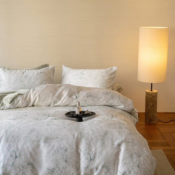 91家纺网 家纺一手货源 找家纺 咏绒家纺工厂店 2025新款60S奥地利兰精天丝数码印花暗合简约款系列四件套 叶影-绿