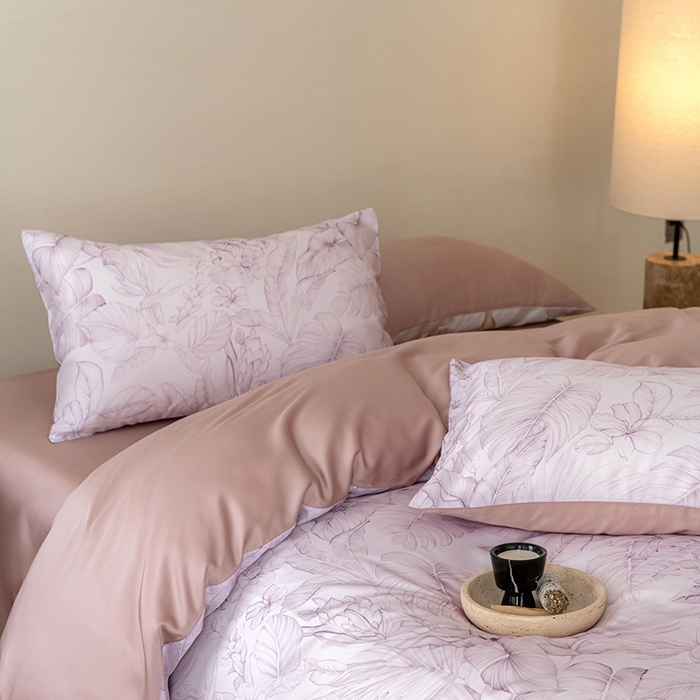 91家纺网 家纺一手货源 找家纺 咏绒家纺工厂店 2025新款60S奥地利兰精天丝数码印花暗合简约款系列四件套 叶影-紫