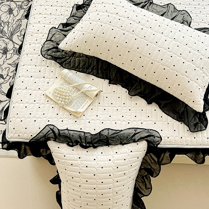 91家纺网 家纺一手货源 找家纺 艾橙家纺2025新款法式赫本风水洗棉印花雪纺花边单床笠 点点爱