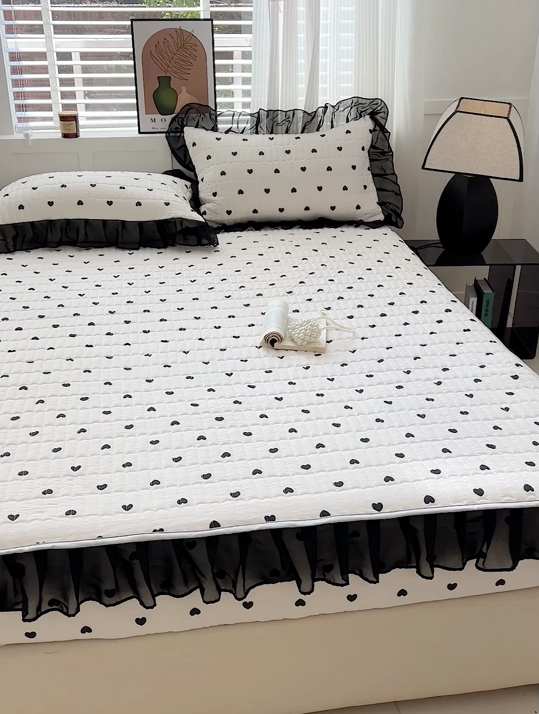 91家纺网 家纺一手货源 找家纺 艾橙家纺2025新款法式赫本风水洗棉印花雪纺花边单床笠 心心相印