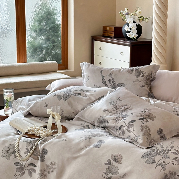 91家纺网 家纺一手货源 找家纺 2025新款60S奥地利兰精天丝数码印花宽边压线系列四件套 楠风-咖