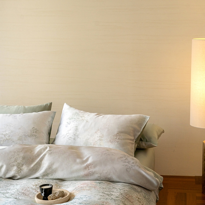 91家纺网 家纺一手货源 找家纺 咏绒家纺工厂店 2025新款60S奥地利兰精天丝数码印花暗合简约款系列四件套 栖舟-绿