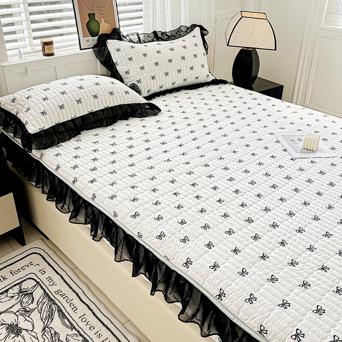 91家纺网 家纺一手货源 找家纺 艾橙家纺2025新款法式赫本风水洗棉印花雪纺花边单床笠 黑色蝴蝶结