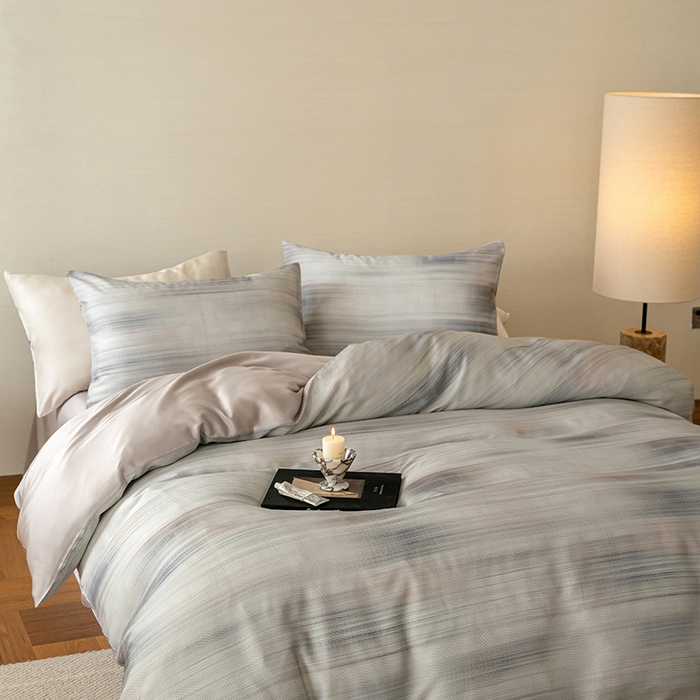 91家纺网 家纺一手货源 找家纺 咏绒家纺工厂店 2025新款60S奥地利兰精天丝数码印花暗合简约款系列四件套 卡西纳-紫