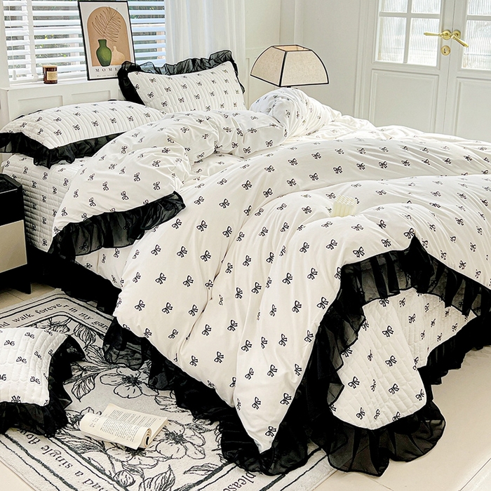 91家纺网 家纺一手货源 找家纺 艾橙 2025新款法式赫本风水洗棉印花雪纺花边单被套 黑色蝴蝶结