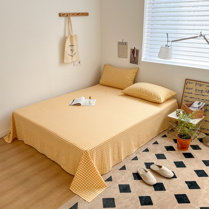 91家纺网 家纺一手货源 找家纺 2025新款水洗棉单床单 淡黄小格