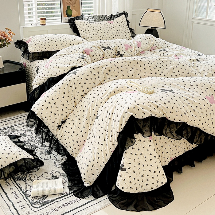 91家纺网 家纺一手货源 找家纺 艾橙 2025新款法式赫本风水洗棉印花雪纺花边单被套 朵蔓花馨