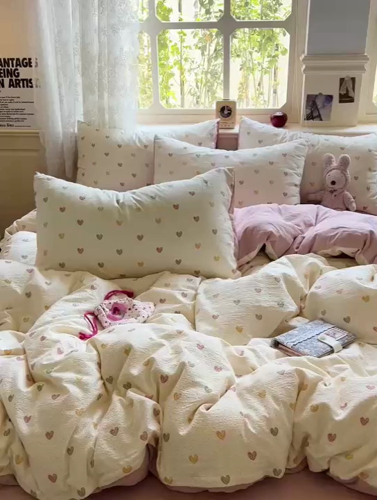 91家纺网 家纺一手货源 找家纺 一比一 2025新款云感皱皱双层纱四件套 小桃运