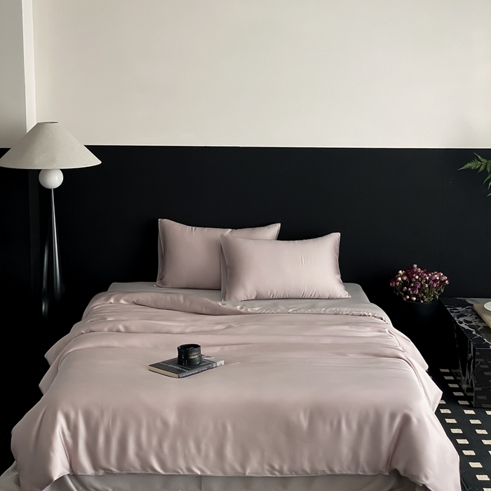 91家纺网 家纺一手货源 找家纺 禾时 2025新款60支兰精天丝轻奢纯色双拼四件套 夜影凝香-霜华银