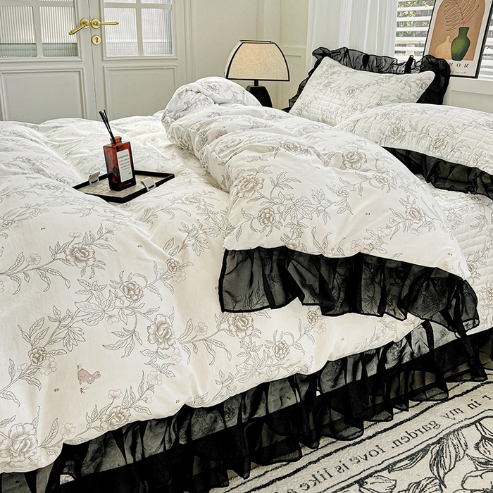 91家纺网 家纺一手货源 找家纺 艾橙家纺2025新款法式赫本风水洗棉印花雪纺花边四件套 素馨花恋