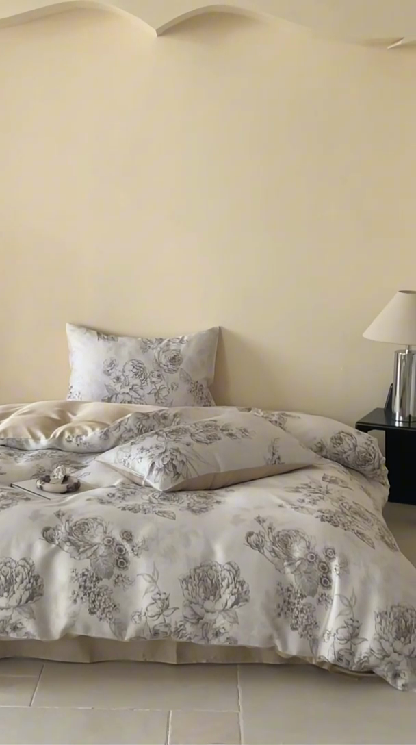 91家纺网 家纺一手货源 找家纺 咏绒家纺工厂店 2025新款60S奥地利兰精天丝数码印花暗合简约款系列四件套 沁香-咖