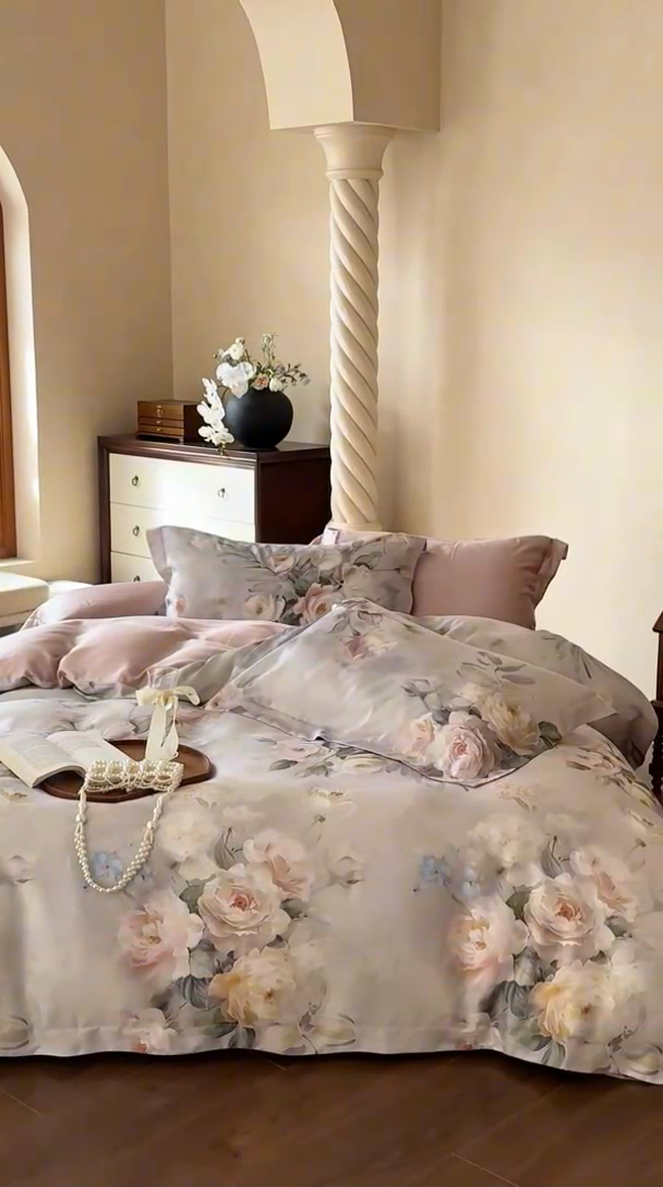 91家纺网 家纺一手货源 找家纺 2025新款60S奥地利兰精天丝数码印花宽边压线系列四件套 倾城-豆沙