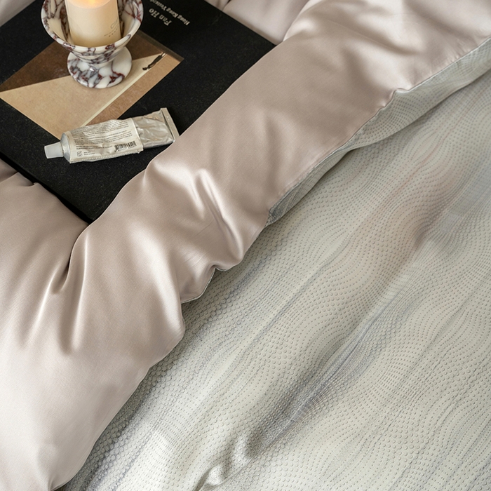 91家纺网 家纺一手货源 找家纺 咏绒家纺工厂店 2025新款60S奥地利兰精天丝数码印花暗合简约款系列四件套 卡西纳-紫