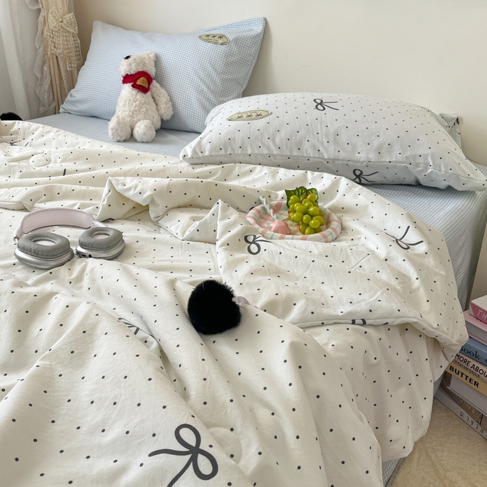 91家纺网 家纺一手货源 找家纺 桃心家居 2025新款A类ins云柔水洗棉大豆织标蝴蝶结毛球少女单夏被夏被四件套系列 可可小姐