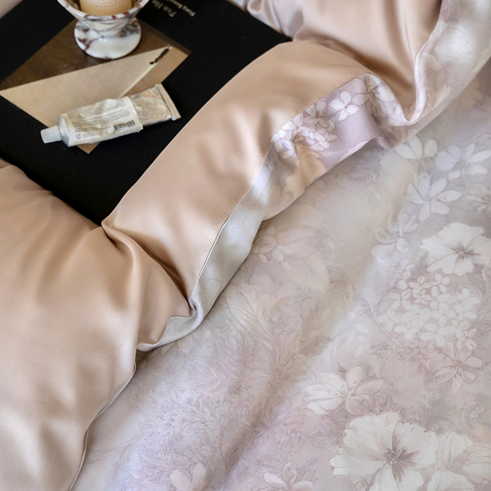 91家纺网 家纺一手货源 找家纺 咏绒家纺工厂店 2025新款60S奥地利兰精天丝数码印花暗合简约款系列四件套 知槿-紫