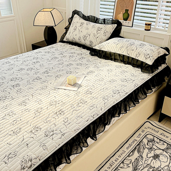 91家纺网 家纺一手货源 找家纺 艾橙家纺2025新款法式赫本风水洗棉印花雪纺花边单床笠 水墨玫瑰