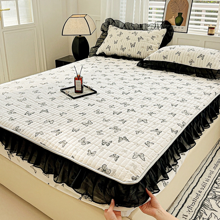 91家纺网 家纺一手货源 找家纺 艾橙家纺2025新款法式赫本风水洗棉印花雪纺花边单床笠 蝴蝶印记