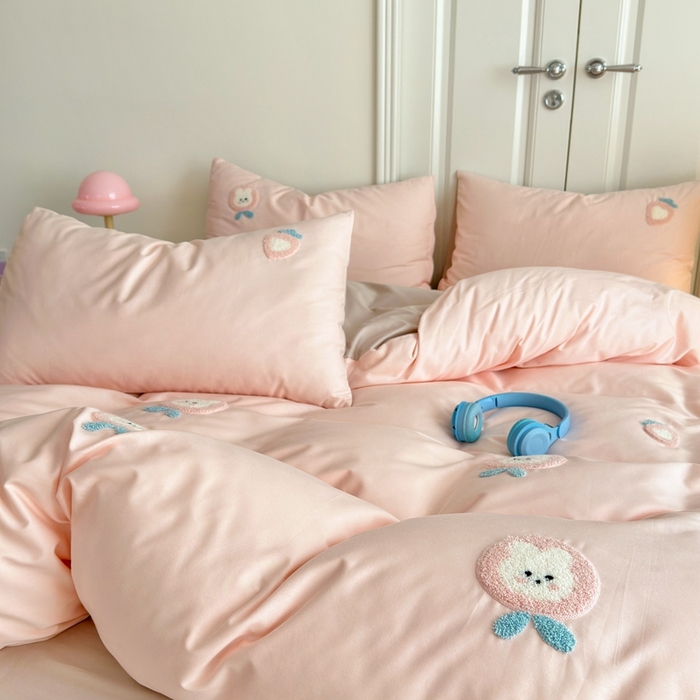 91家纺网 家纺一手货源 找家纺 锦觅2025新款奶油小清新毛巾绣全棉纯棉四件套（专版花型必须控价） 草莓兔兔