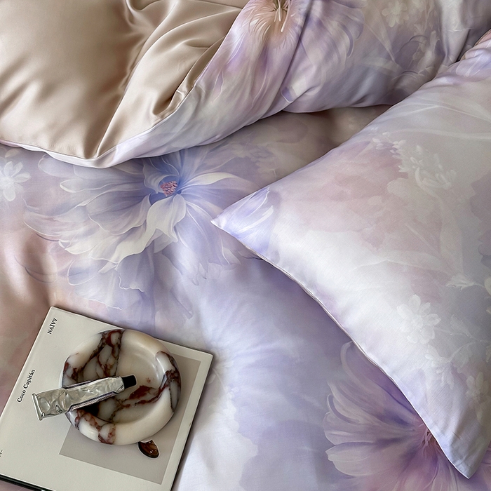 91家纺网 家纺一手货源 找家纺 咏绒家纺工厂店 2025新款60S奥地利兰精天丝数码印花暗合简约款系列四件套 克莉娅-紫