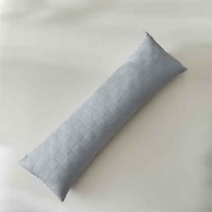 91家纺网 家纺一手货源 找家纺 温宁家纺2025新款跨境绗缝化纤水洗棉长枕-小方格 灰色