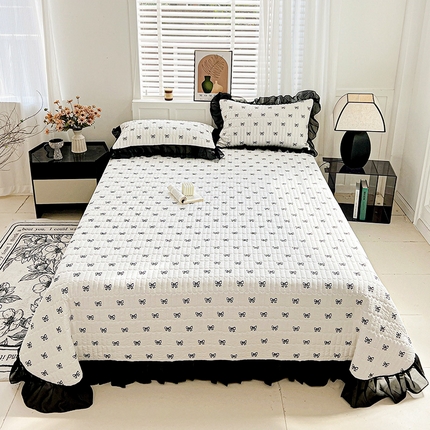 91家纺网 家纺一手货源 找家纺 艾橙家纺2025新款法式赫本风水洗棉印花雪纺花边单床盖 黑色蝴蝶结