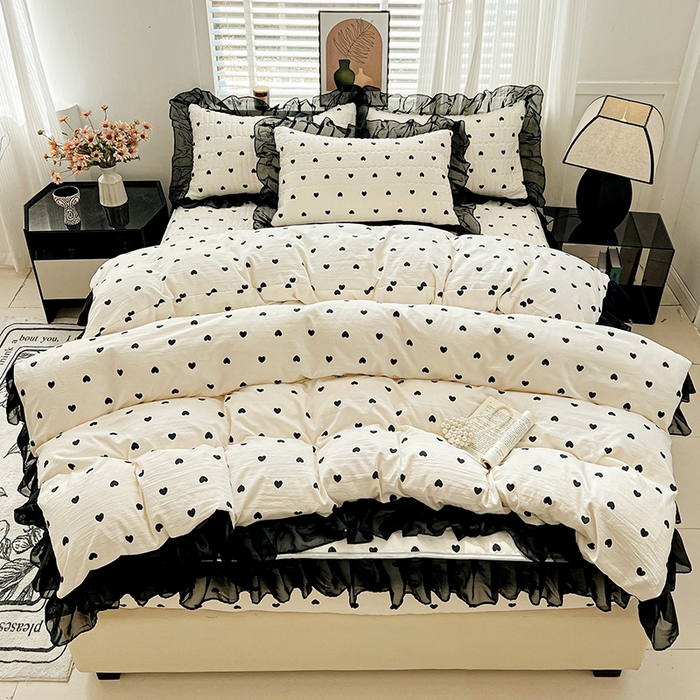 91家纺网 家纺一手货源 找家纺 艾橙家纺2025新款法式赫本风水洗棉印花雪纺花边单床笠 心心相印