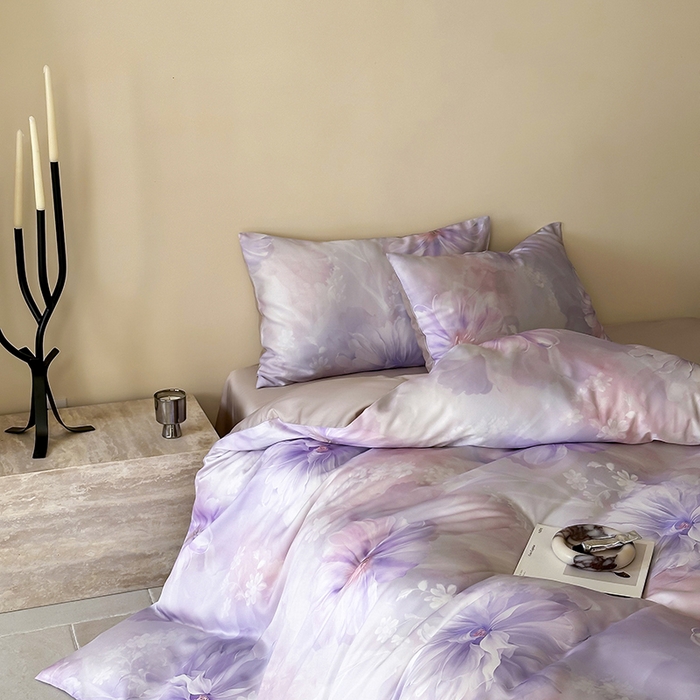 91家纺网 家纺一手货源 找家纺 咏绒家纺工厂店 2025新款60S奥地利兰精天丝数码印花暗合简约款系列四件套 克莉娅-紫