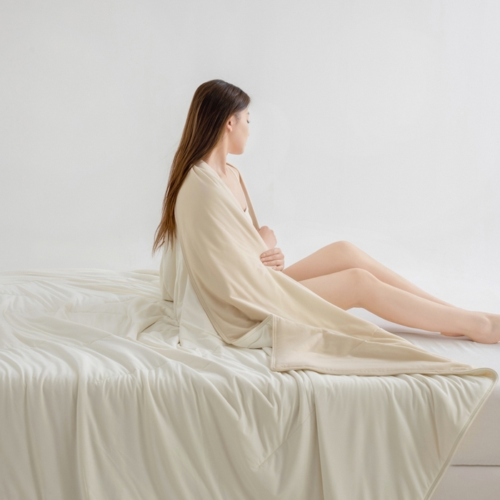 91家纺网 家纺一手货源 找家纺 兜米家居 2025新款亚朵同款夏季深睡被pro1夏凉被可机洗空调被透气被子 月光浅杏