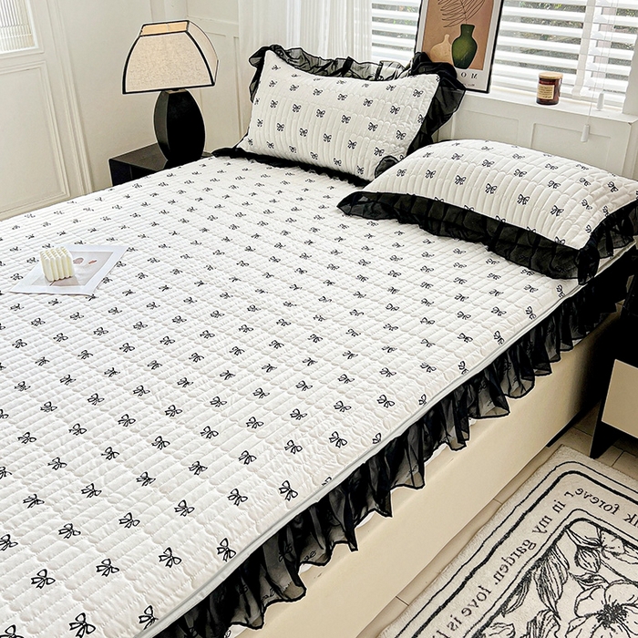 91家纺网 家纺一手货源 找家纺 艾橙家纺2025新款法式赫本风水洗棉印花雪纺花边单床笠 黑色蝴蝶结